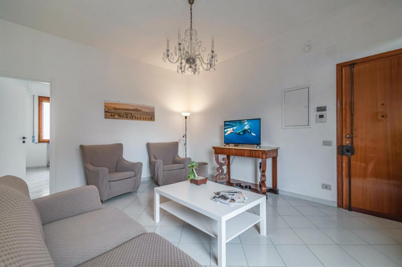 Ferienwohnung Comfy Flat Steps Away From Siena Station! Exterior foto