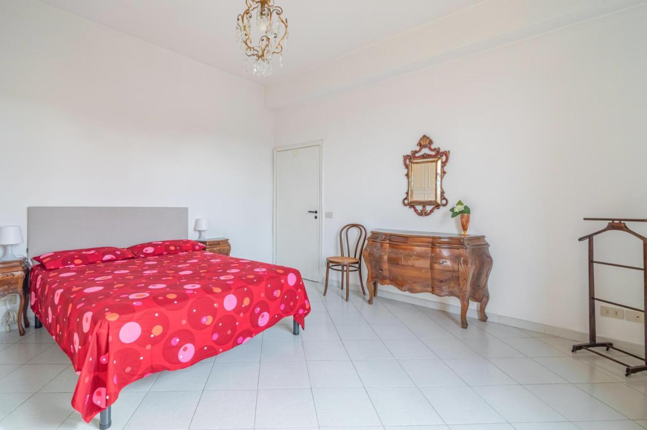Ferienwohnung Comfy Flat Steps Away From Siena Station! Exterior foto