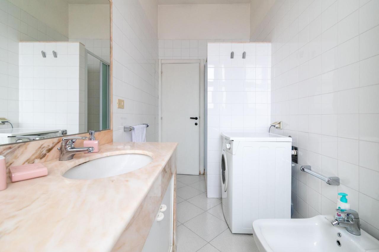 Ferienwohnung Comfy Flat Steps Away From Siena Station! Exterior foto