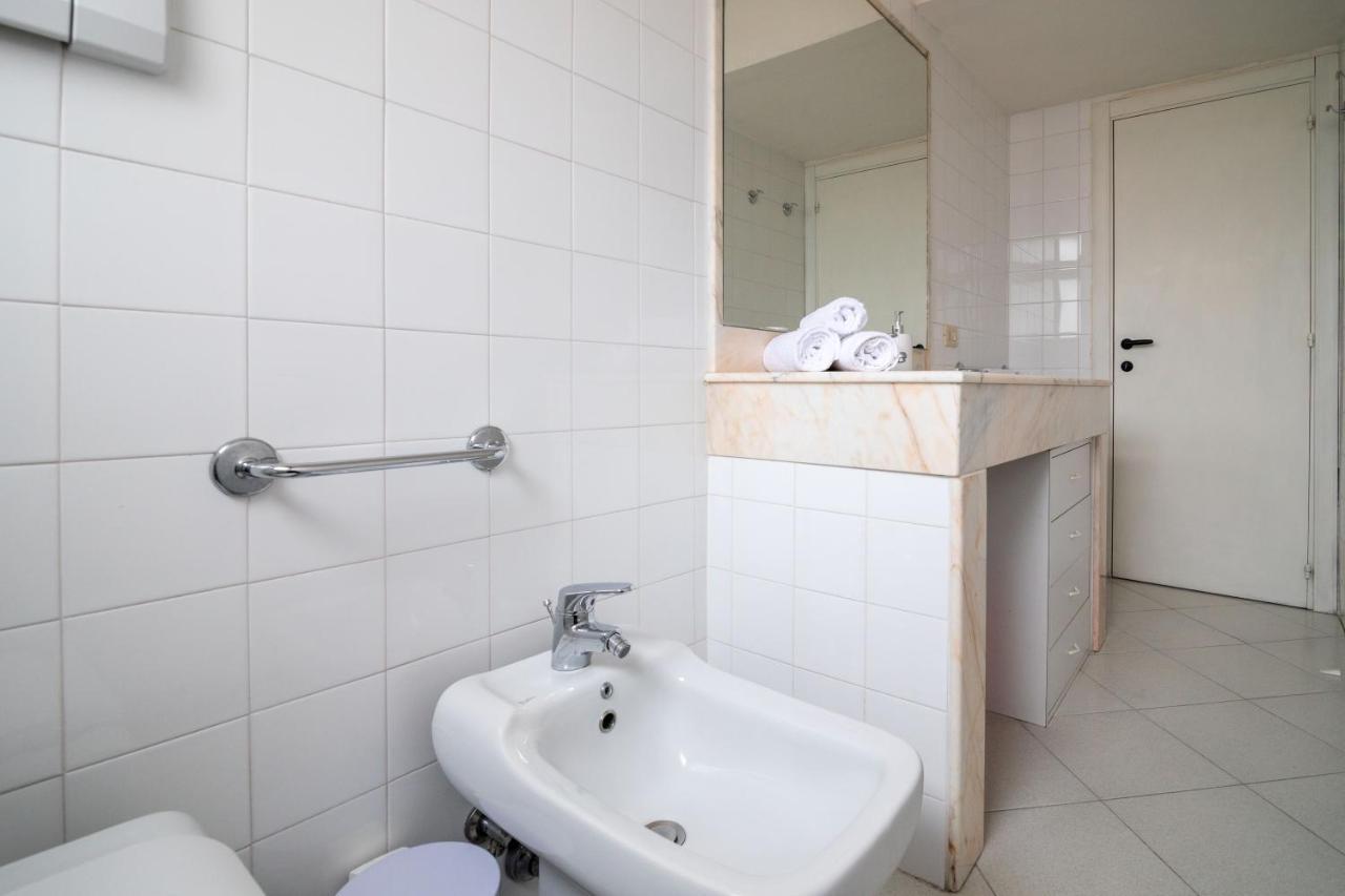 Ferienwohnung Comfy Flat Steps Away From Siena Station! Exterior foto
